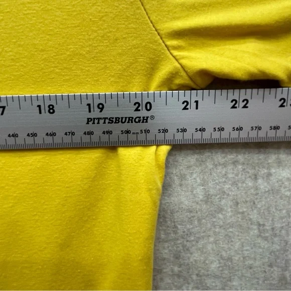 Women's Graphic Tshirt L - Picture 5 of 7